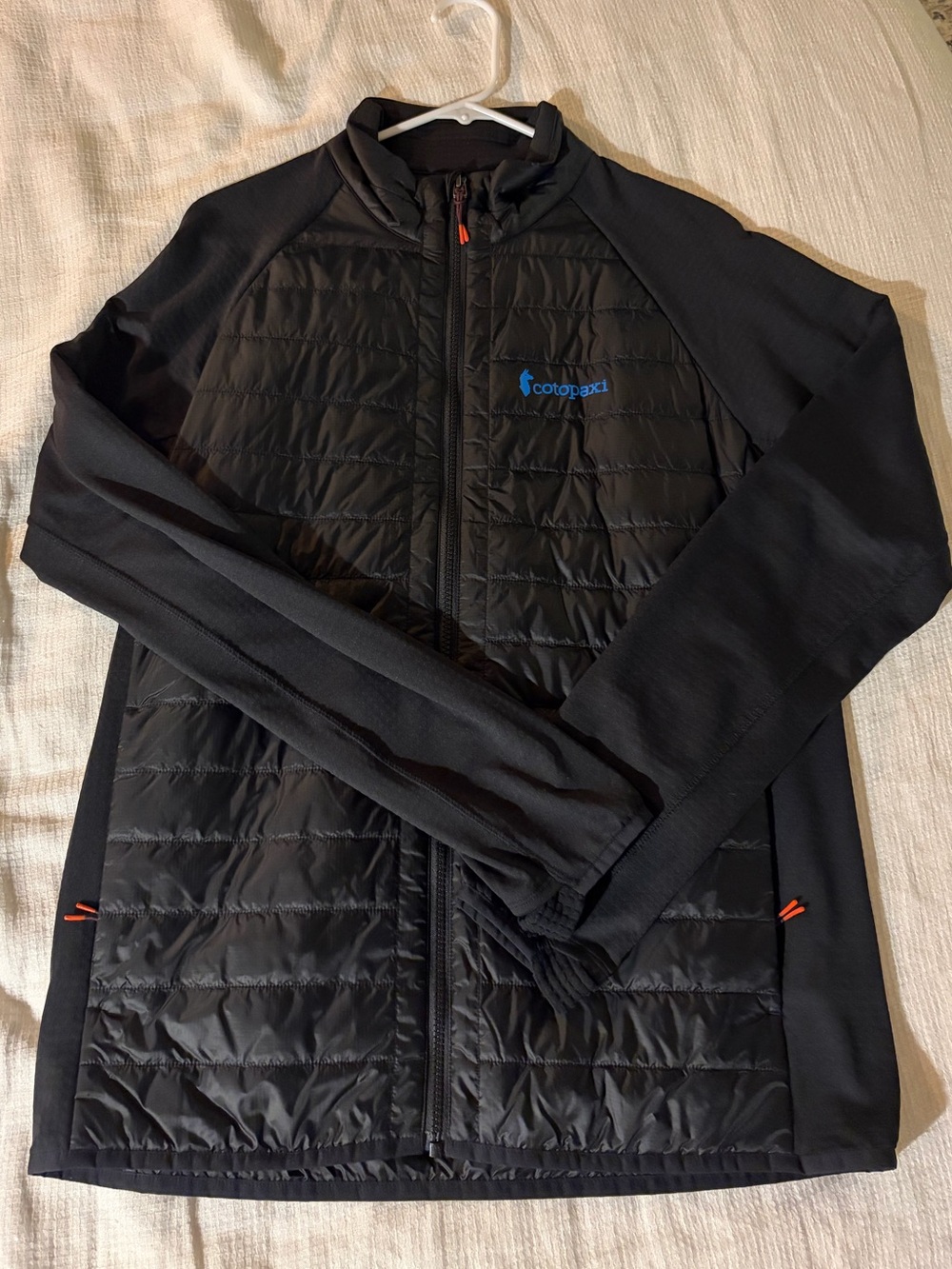 Men's Cotopaxi Capa Hybrid Hooded Puffer
Jacket - Size Medium, NWOT